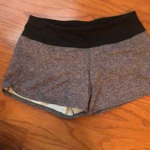 Lulu Lemon tracker shorts, 4”.  Sz 4